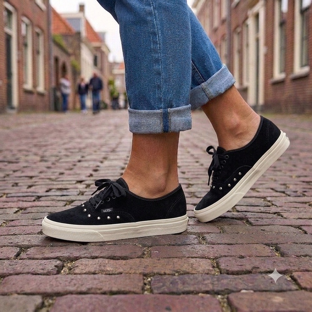 Vans Old Skool Studded Sneakers Women 8 Black Studded Suede 5507698 **NEW**